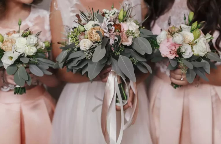 Which Flowers Are Restrained to Be In A Bridesmaid Bouquet?